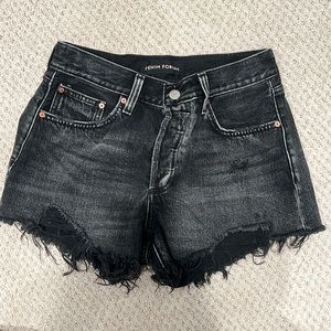 Denim Forum the Ex Boyfriend Short Size 24 in Black high rise